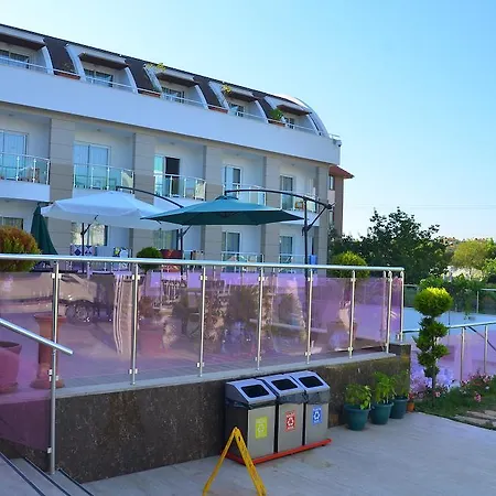Hotel Dickman Elite Sidé