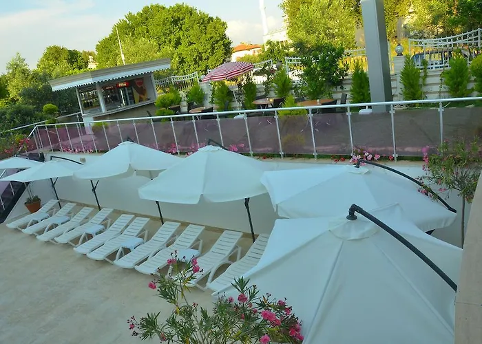 Dickman Elite Hotel Side